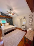 Spacious 7 bedroom house, Near jiminy Peak  in Hancock ma , In the Berkshires