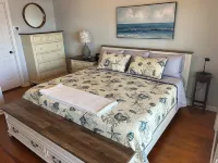 Coastline Cottage with Breathtaking Ocean Views On Fripp Island Wi-Fi, Golf Cart