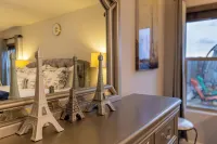 Casa Grande Retreat/Pool Hotels near St James Catholic Church