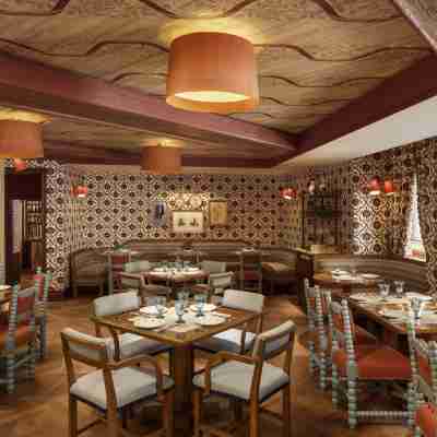 Le Grand Mazarin Dining/Meeting Rooms