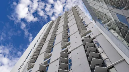 Global Luxury Suites Miami Worldcenter Отели рядом с достопримечательностью «Литл Хайти»