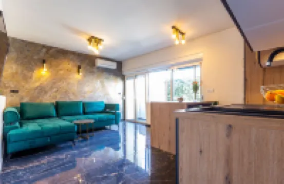 Luxury Hedone Apartment Near the Bridge with Private Spa Zone