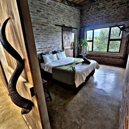 Syeta Bush Lodge - Whispering Thorn