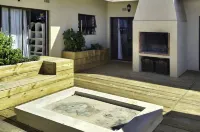 Sandy Feet 蘭格班8人床位