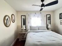 Charming 2 bedroom one bath home close to Highland Park!