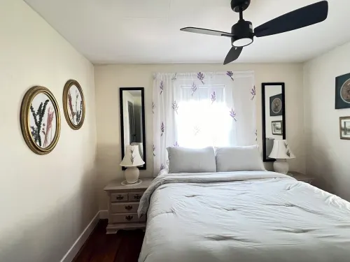 Charming 2 bedroom one bath home close to Highland Park!