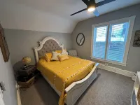 Charming 2-bedroom apartment in fabulous Minneapolis with AC, WiFi