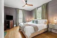 The Luxe/Hot Tub/Private Bar/ 12 Min to Horse Park