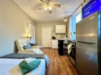 Midtown Studio w/ Bath & Kitchen- Walk To Restaurants & Nightlife!