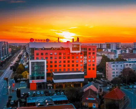 Ramada by Wyndham Oradea Hotels in Oradea