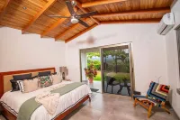 Las Brisas  Where PuraVida starts