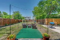 Groovy Gated Home in the Heart of SA Hotels in West San Antonio