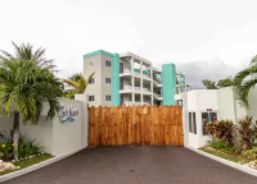 WatersEdge -B3 Hotels in 