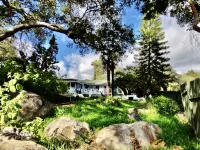 Under the Oaks Santa Barbara فنادق في Mission Canyon