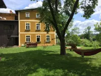 Large holiday home for families and groups.With yoga/playroom and garden Hotels in Janowice Wielkie