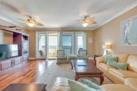 2-bedroom condo with Ocean views!