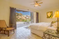 Villa Los Amigos 4 bedrooms with private pool and hot tub