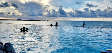 "Luxurious Villa" 2 Bedroom / 2 Bath