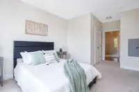 Chic 1 bed Apt + Rooftop & Gym - Downtown Stamford