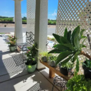 PASSAGE TO YOSEMITE - NEW SPACIOUS APARTMENT- PET FRIENDLY