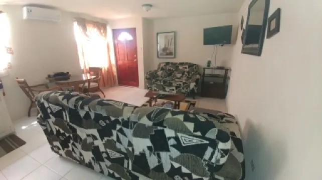 JersonApartment -Two-bedroom: A cozy home in the island paradise of Barbados.