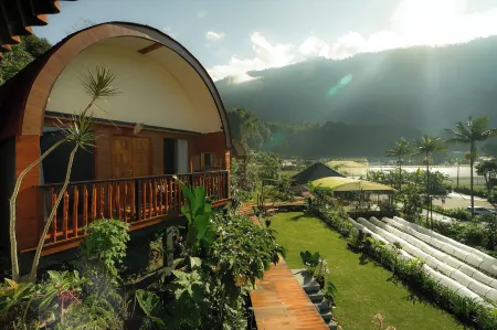 PonDaNu Living Отели рядом с достопримечательностью «Улун дану бератан»