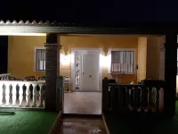 VILLA IN VERY QUIET URBANIZATION TO 15 MIN OF VALENCIA CAPITAL Hotels in Ribera Alta