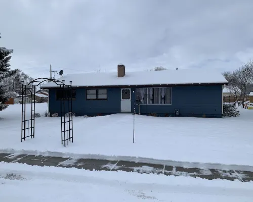 Our little Gem, remodeled and new everything. Close to down town. Hotels in Gem County