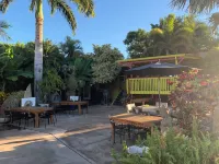 Entire ocean view1 bedroom apt poolside