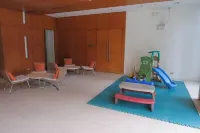 Spacious 2 Bedroom in BGC with Smart TV & Fast Wifi! Across High Street and Aura