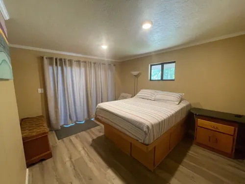 2/1 House With Deck- Trail To River With Amazing Sandy Beach- Solar Heated Pool