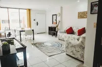 3-bedroom apartment. 10min away from CathedralTranvia stops in front of it.