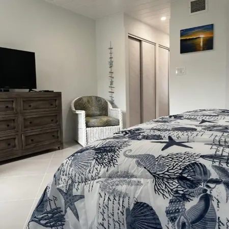 Gorgeous Oceanfront Condo on Sapphire Beach!