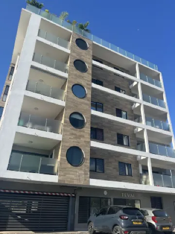 New luxury apartment F3 secure fully equipped air conditioning wifi terrace view 2 parking