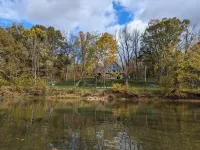 Riverfront~Tubing~Fishing~Private~Pets - "Misty Run"