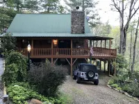 Beautiful Secluded Cabin with Creek and Mountain View , Pet Friendly Hotels near Bartram Trail: Wallace Branch to William's Pulpit