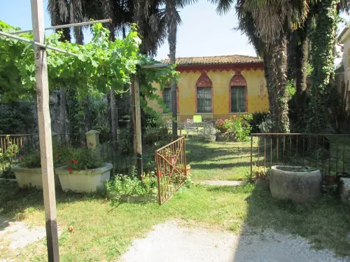 Apartment for couples with garden - 10 min from the lake!