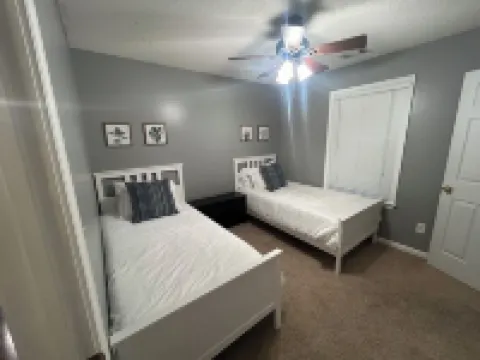 Charming 3-bedroom house in marvelous Rome near Tennis Courts