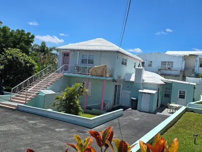 Enjoy a stylish experience at this centrally-located place. Hotels near Warwick Long Bay Playground