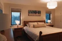 5BD Scani Chic! Mountain View! 6 mins to Skiing!