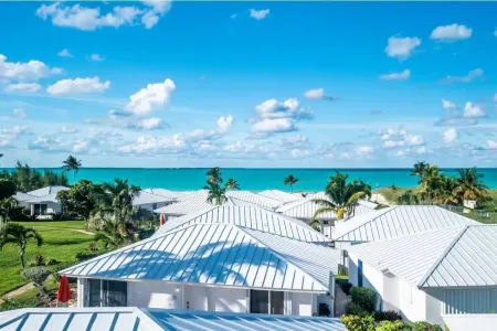 Whispering Palms - Pool View - Ocean Villas 922