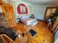 Waterfront Ski Resort Cottage, Arcade Game, Winter Sanctuary Các khách sạn ở Springfield