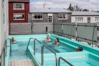 Refurbished Duplex flat in Central Reykjavik in a Quiet Residential Area - Pools