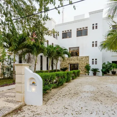 13BR Luxury Beachfront Villa w/ Chef, Pool, Staff - Weddings/Family Reunions