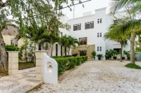 13BR Luxury Beachfront Villa w/ Chef, Pool, Staff - Weddings/Family Reunions