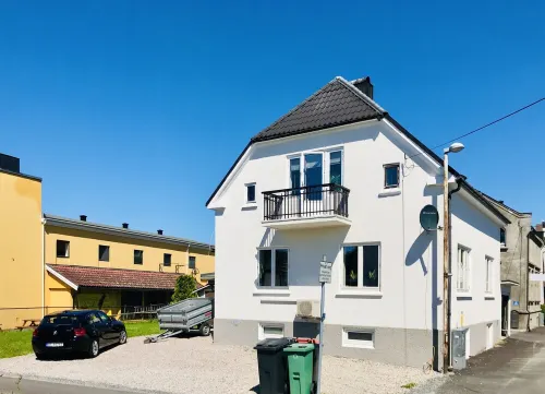 Hus i sentrum. Gratis parkering og gangavstand til shopping, spisesteder ++ Hotels in Porsgrunn