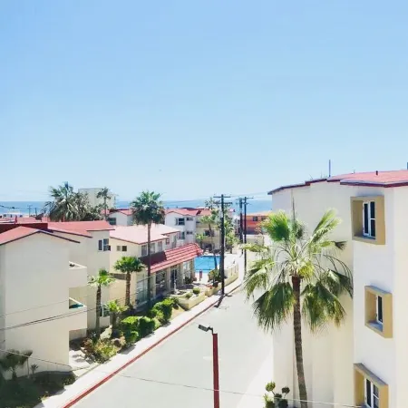 BEAUTIFUL CONDO IN ROSARITO (VILLA SERENA)