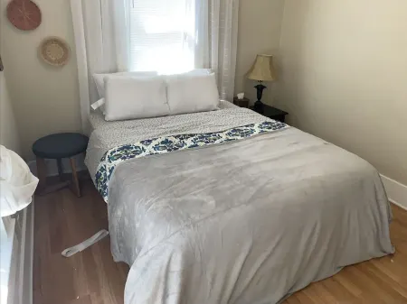 'Ralph' Comfortable Downtown/UK Apartment Отели рядом с достопримечательностью «Кладбище Лексингтон»