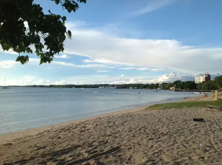 Sunny Flamboyan Boqueron, 3 bdr/2 bath house w/pool, sleeps 11