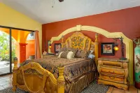 Beachfront Estate Sleeps 12! Walk Everywhere in Los Barriles with Pool & Spa - balcony